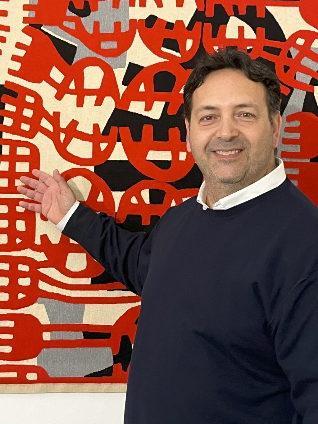 Massimo Bilotta davanti a Capogrossi