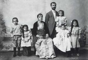 pontus-greek-family-103f03-640
